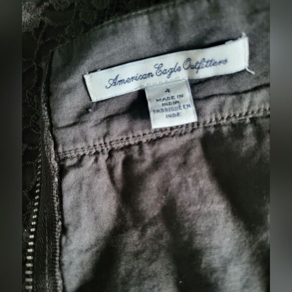 American Eagle Size 4 Gray Floral Lace Mini Skirt - Picture 4 of 4
